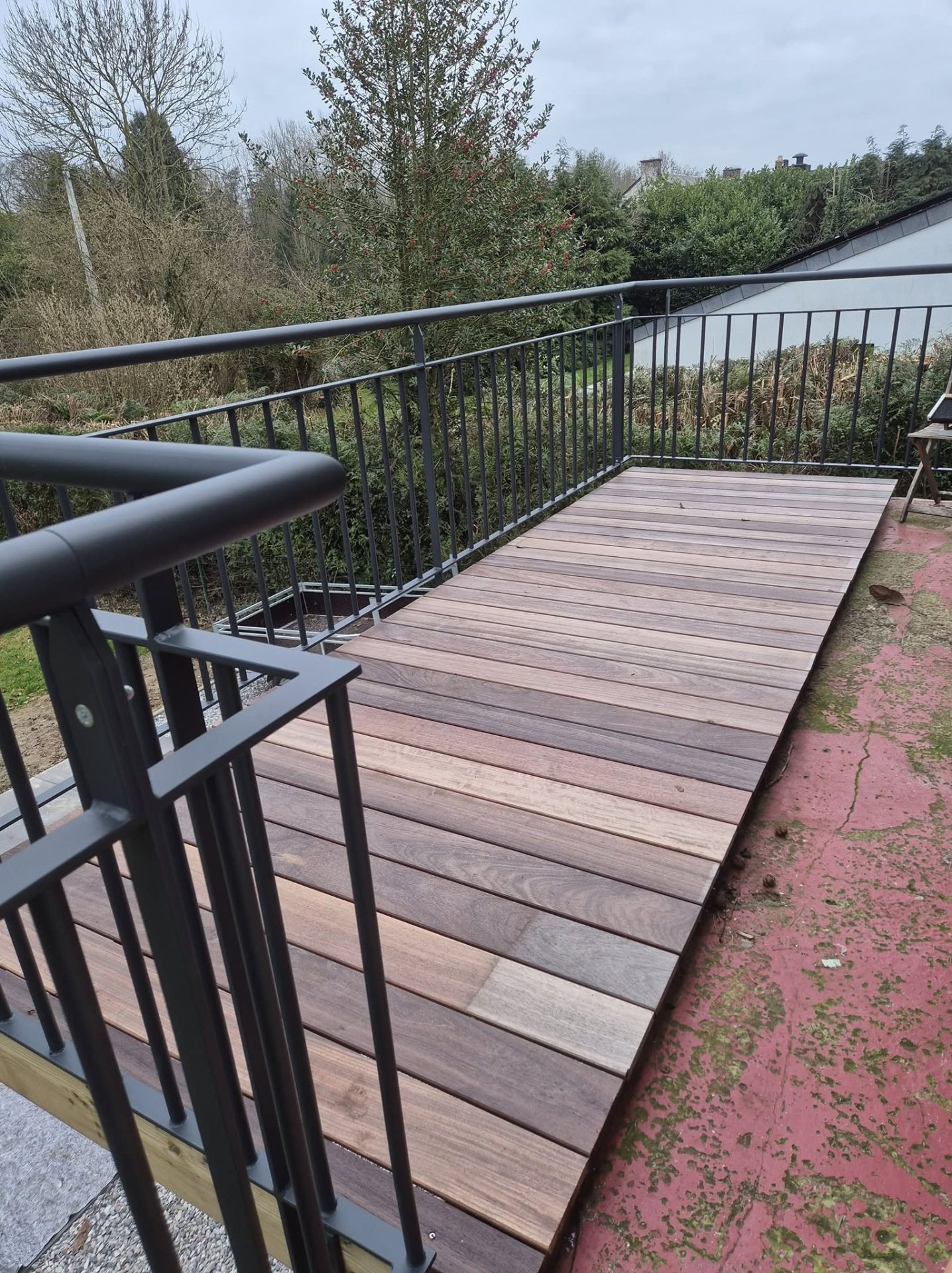 Terrasse bois suspendue